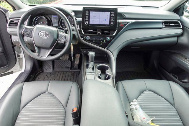 2024 Toyota Camry SE photo 6