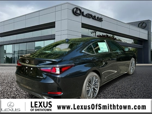 2025 Lexus ES 350 photo 4
