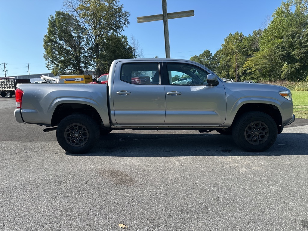 2016 Toyota Tacoma SR photo 4