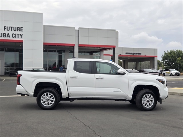 2025 Toyota Tacoma SR5 photo 3