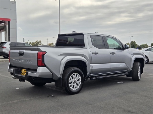 2025 Toyota Tacoma SR5 photo 4