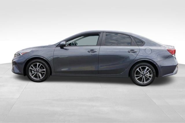 2022 Kia Forte LXS photo 3