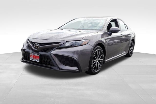 2022 Toyota Camry SE photo 4