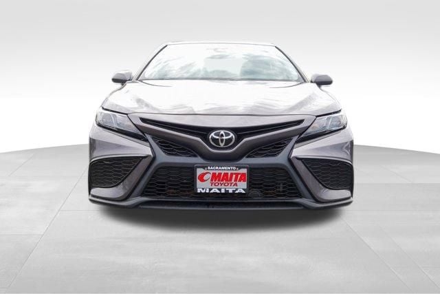 2022 Toyota Camry SE photo 5