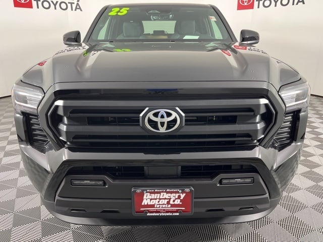 2025 Toyota Tacoma SR5 photo 2