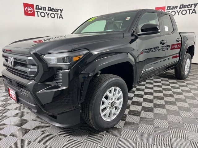 2025 Toyota Tacoma SR5 photo 3