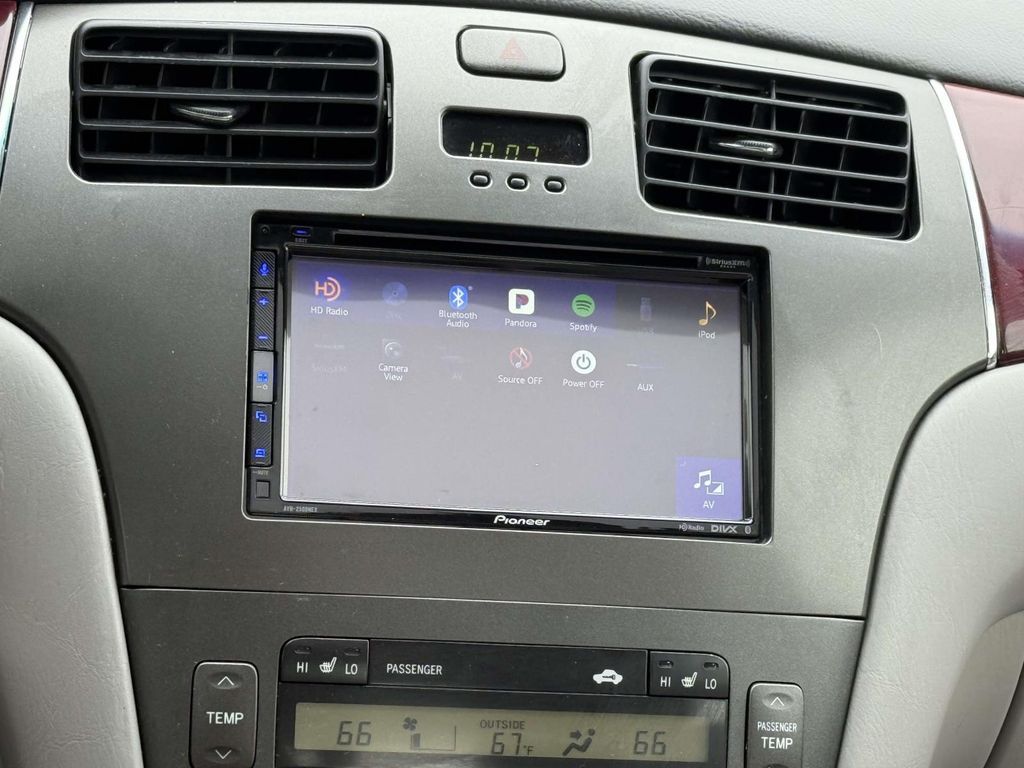 2002 Lexus ES 300 Base photo 4