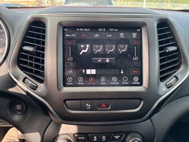 2019 Jeep Cherokee Trailhawk photo 2