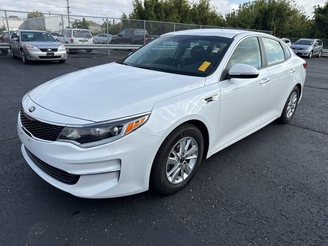 2017 Kia Optima LX photo 2