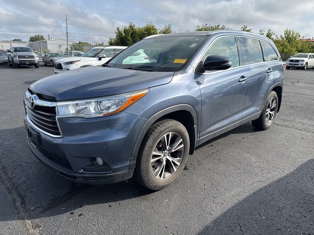 2016 Toyota Highlander XLE photo 2