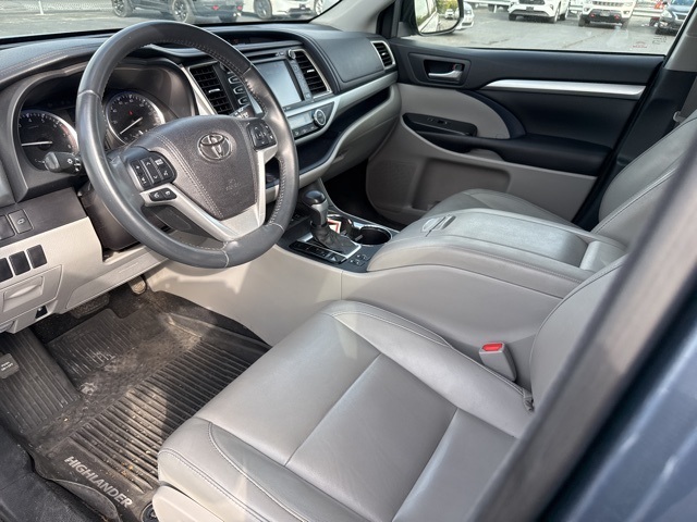 2016 Toyota Highlander XLE photo 3