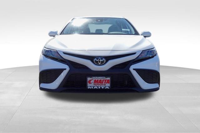 2022 Toyota Camry SE photo 4