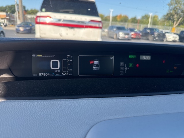 2018 Toyota Prius Three photo 3