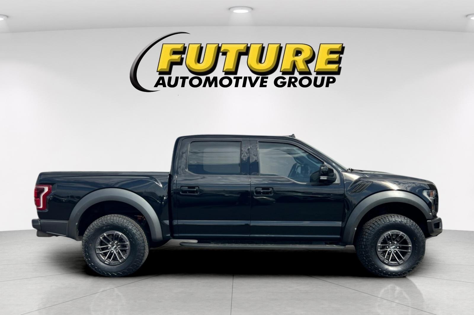 2020 Ford F-150 Raptor photo 2