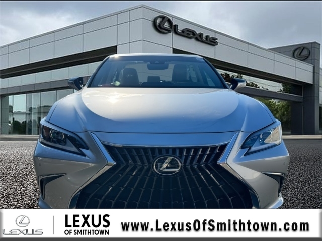 2025 Lexus ES 300 photo 2