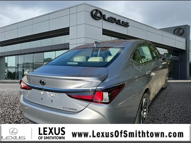2025 Lexus ES 300 photo 4