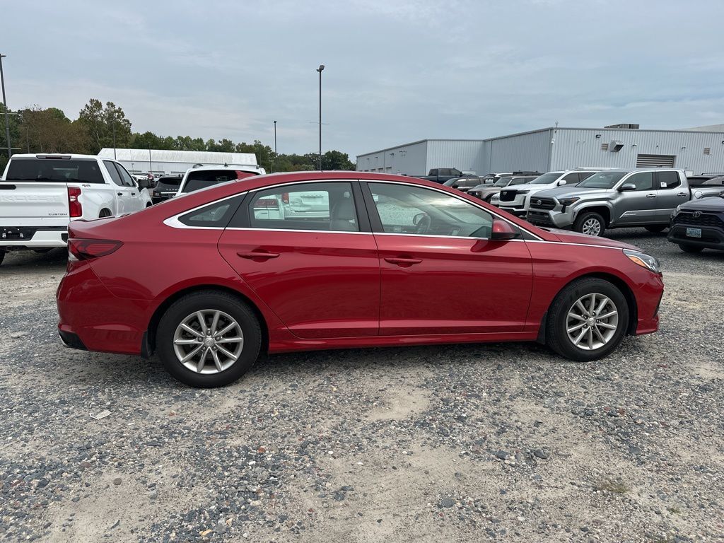 2019 Hyundai Sonata SE photo 2