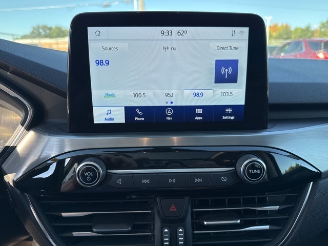 2022 Ford Escape Titanium photo 2