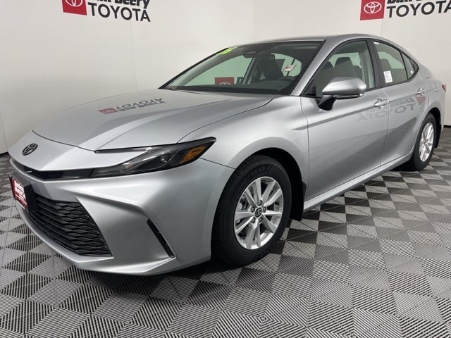 2026 Toyota Camry LE photo 3