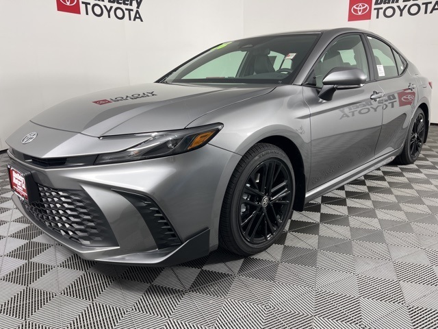 2026 Toyota Camry SE photo 3