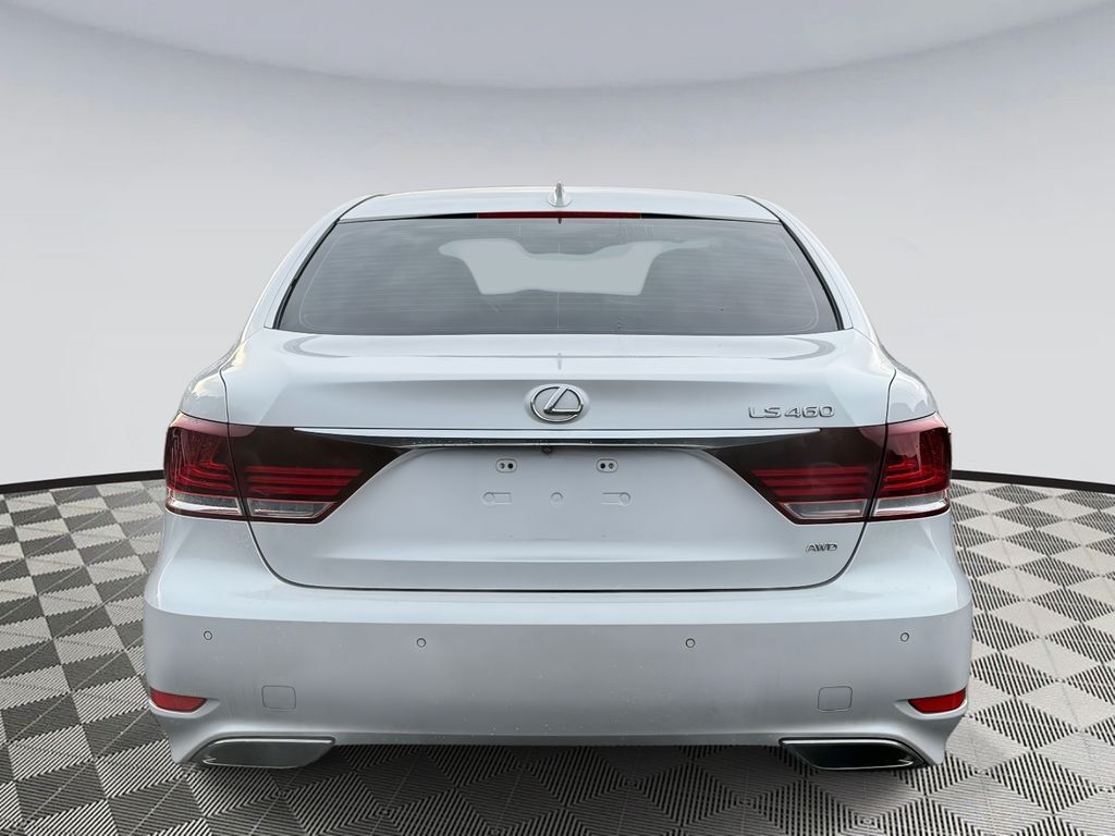 2017 Lexus LS 460 photo 2