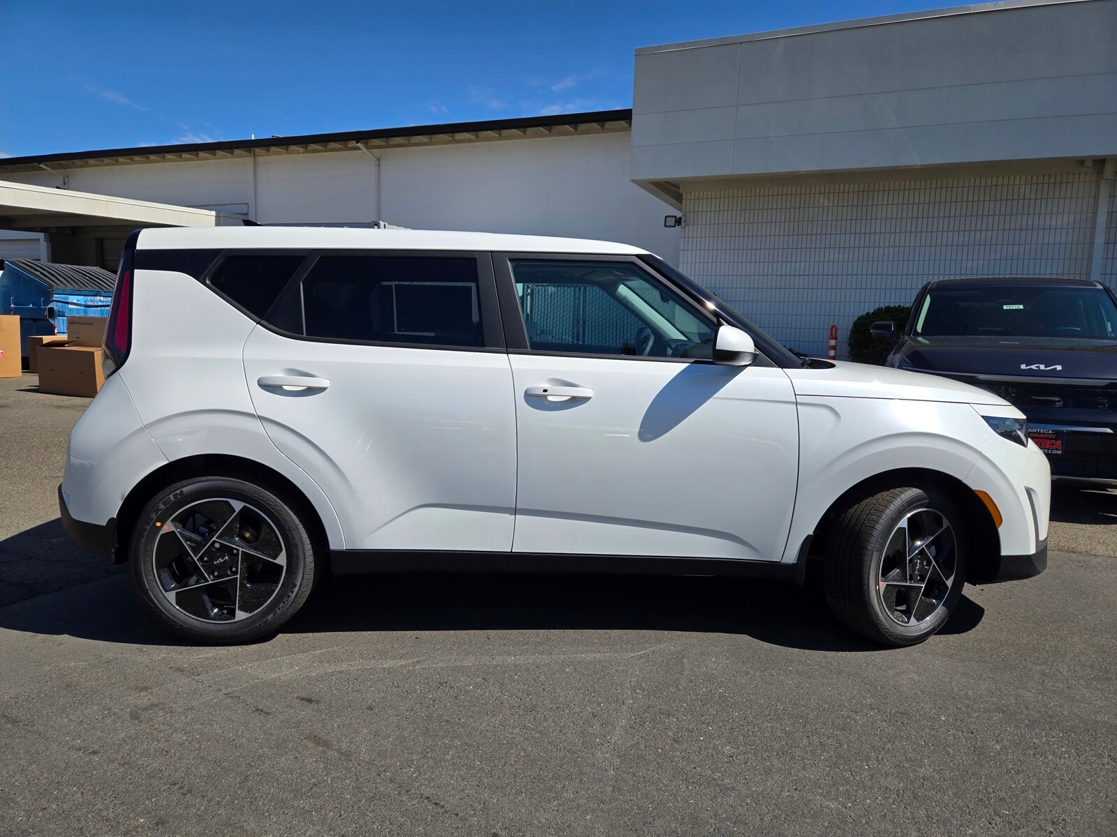 2025 Kia Soul EX photo 3