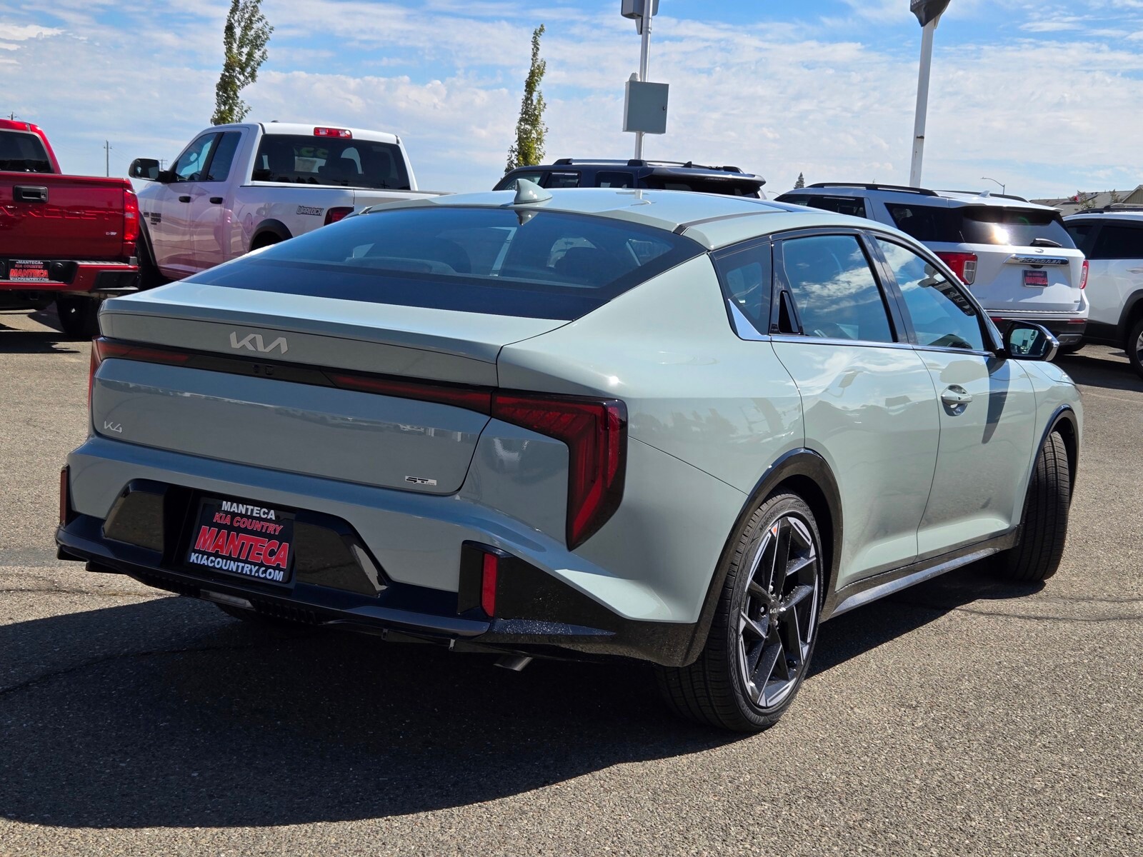 2025 Kia K4 GT-Line photo 4