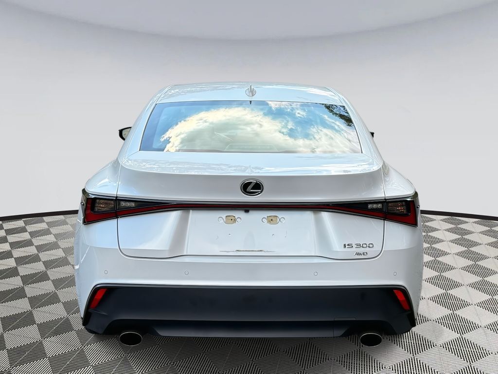 2021 Lexus IS 300 photo 3