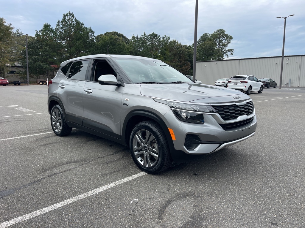 2022 Kia Seltos LX photo 4