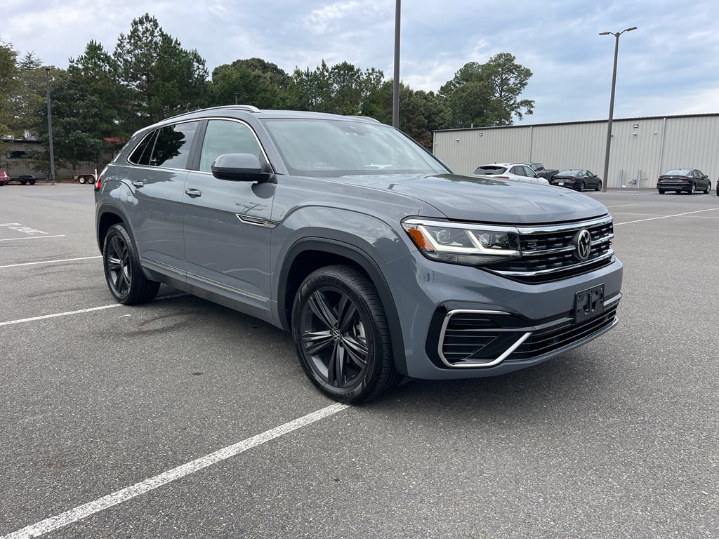 2022 Volkswagen Atlas Cross Sport V6 SEL R-Line photo 2