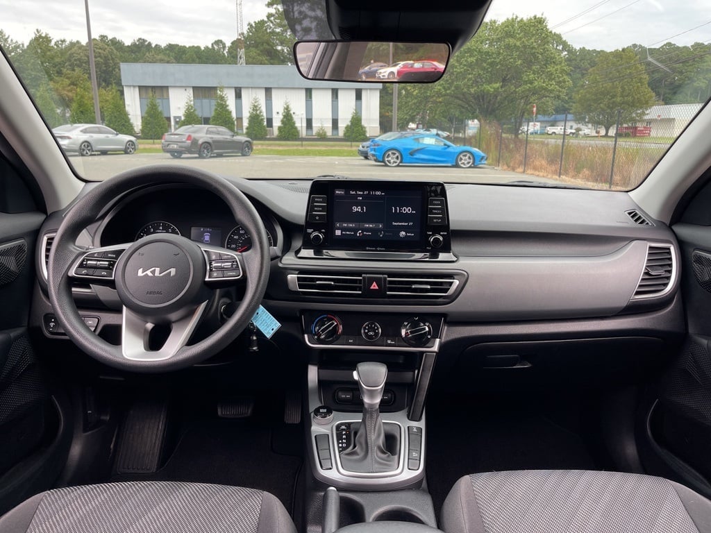 2022 Kia Seltos LX photo 5
