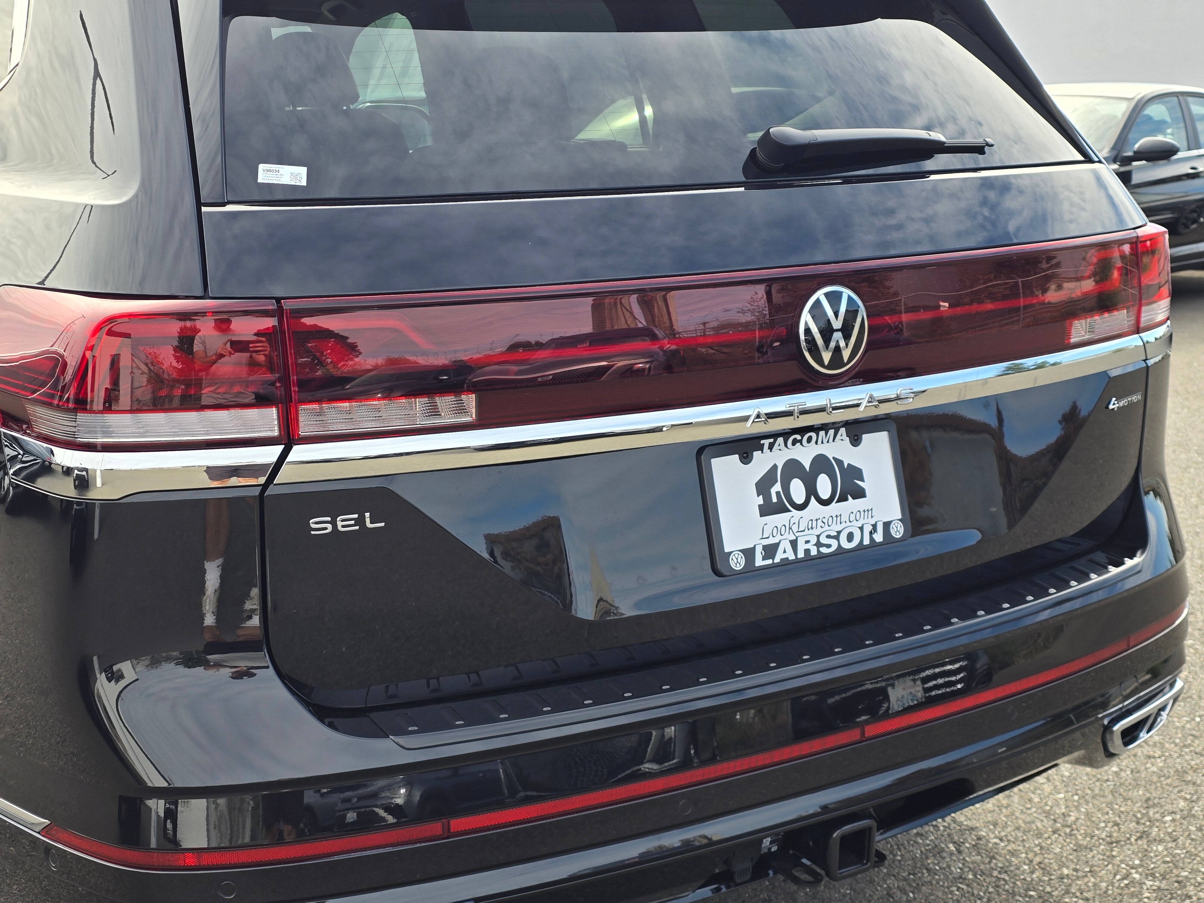 2026 Volkswagen Atlas SEL Premium R-Line photo 2