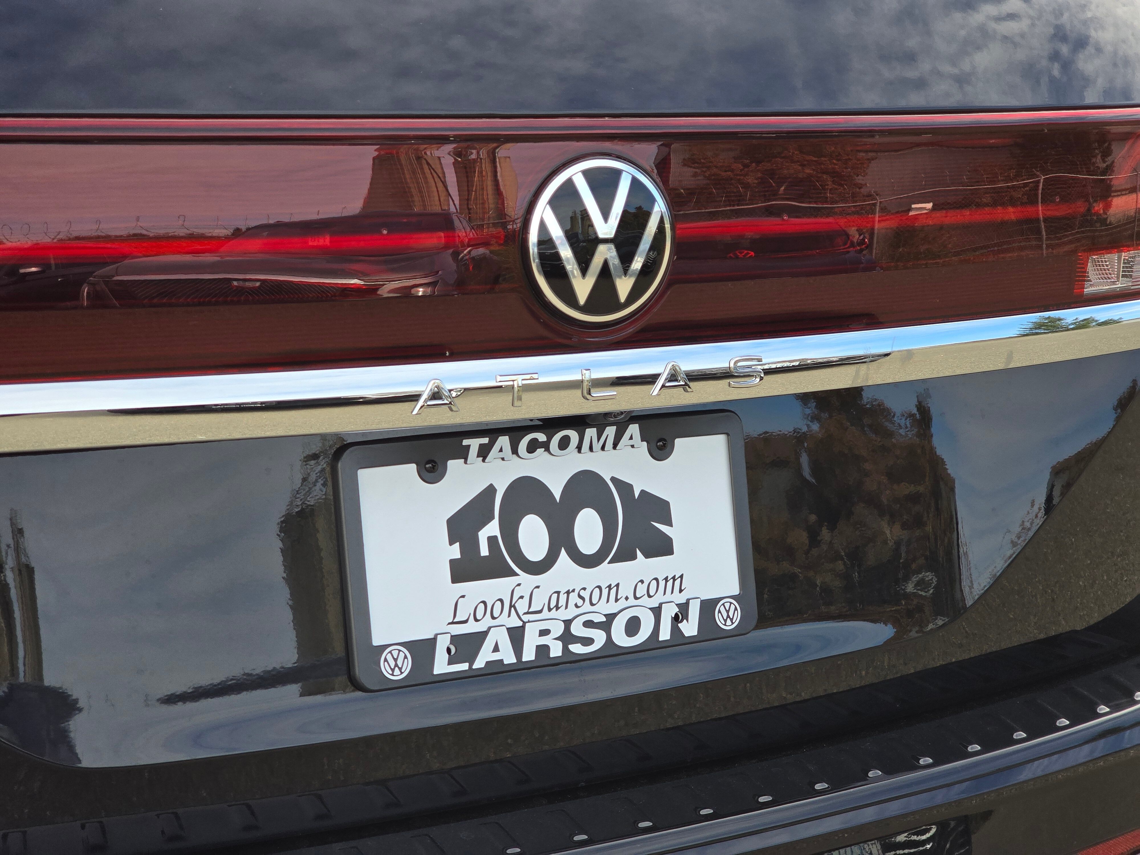 2026 Volkswagen Atlas SEL Premium R-Line photo 4