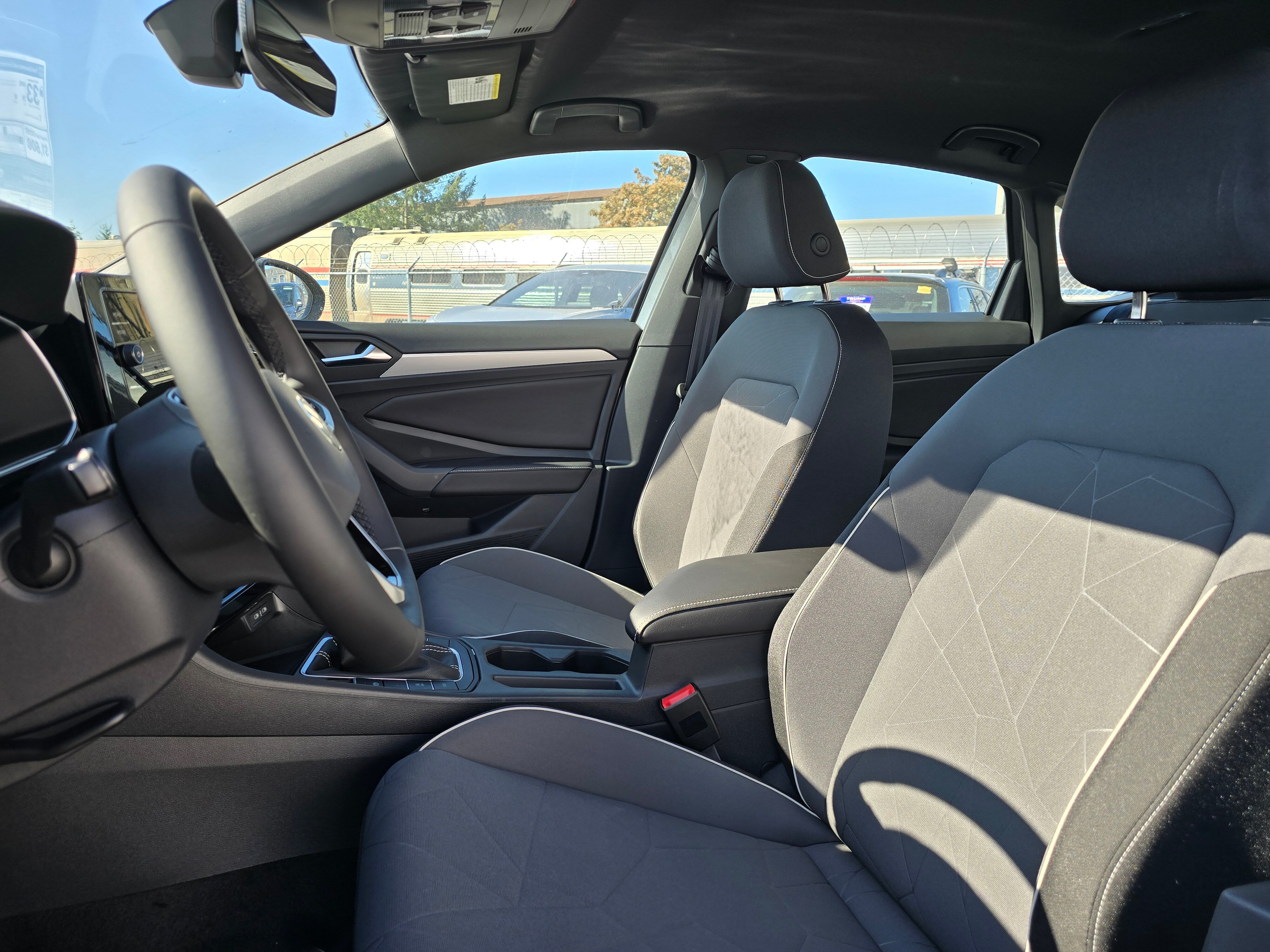 2025 Volkswagen Jetta Sport photo 4
