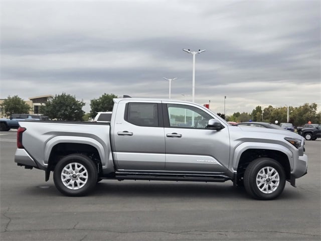 2025 Toyota Tacoma SR5 photo 3
