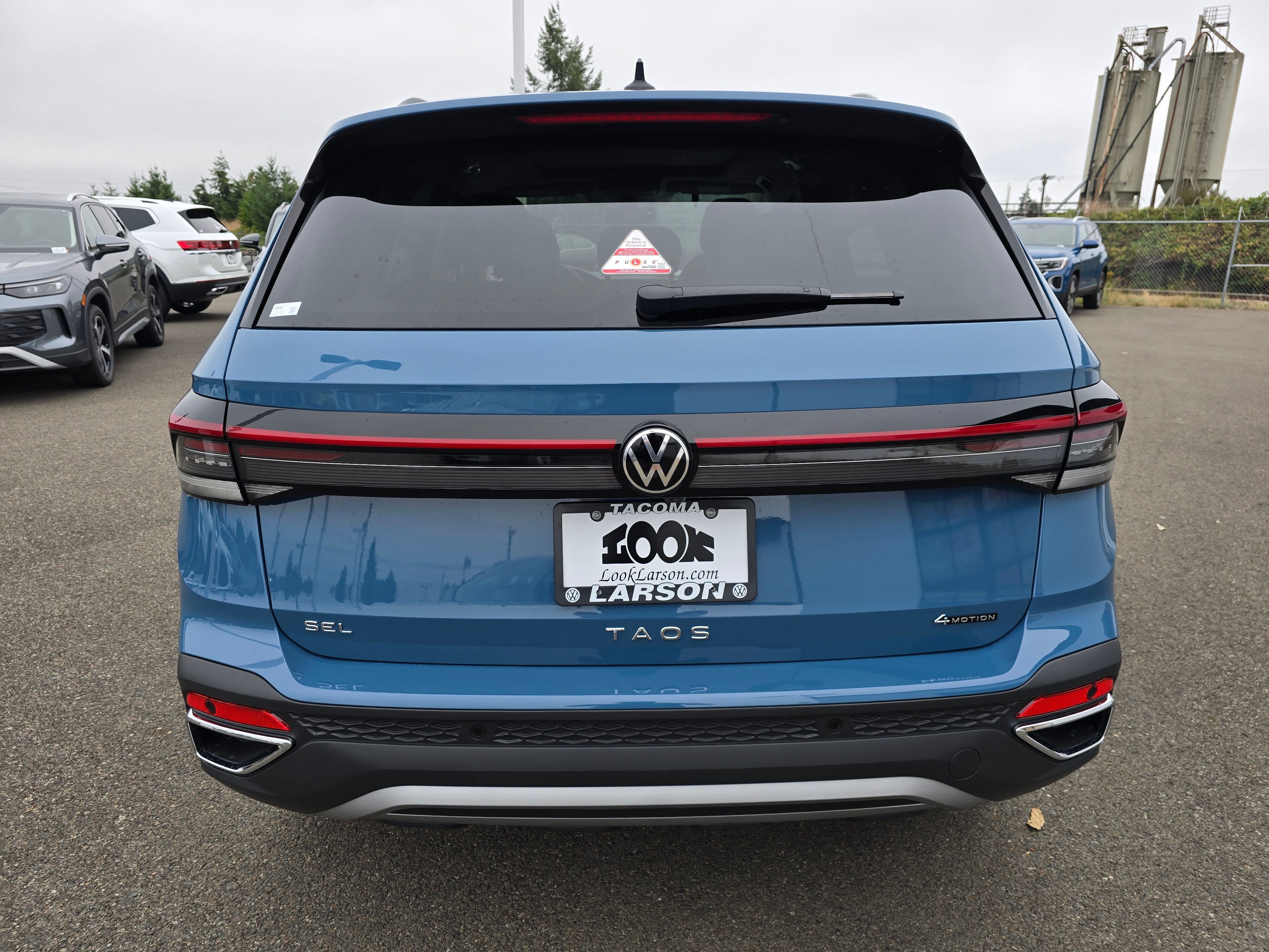 2025 Volkswagen Taos SEL photo 3