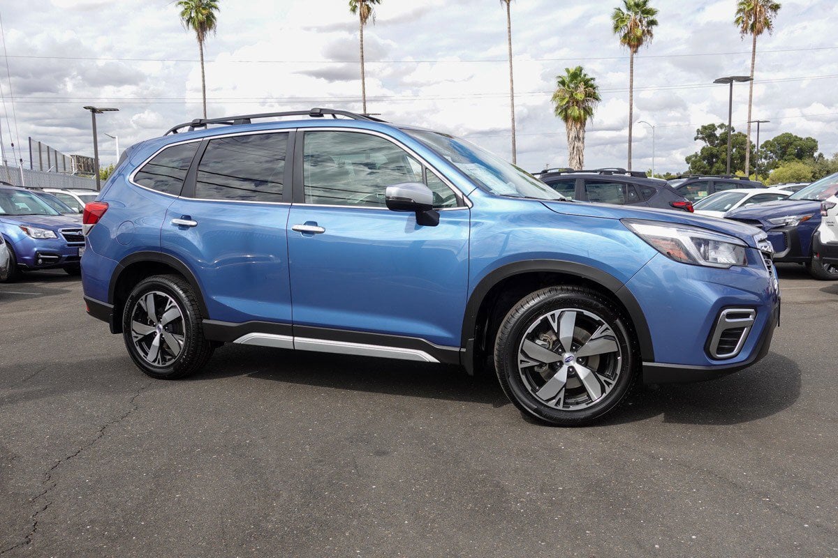 2019 Subaru Forester Touring photo 3