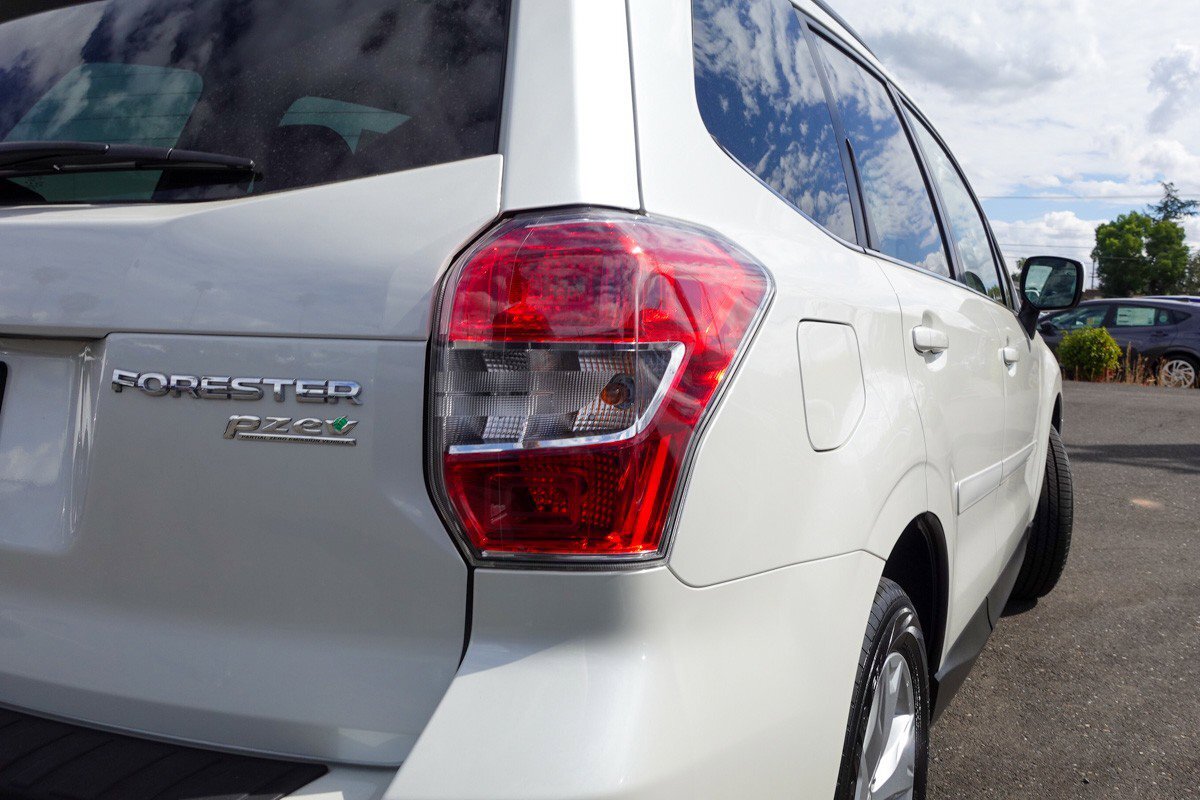 2015 Subaru Forester 2.5i Limited photo 4