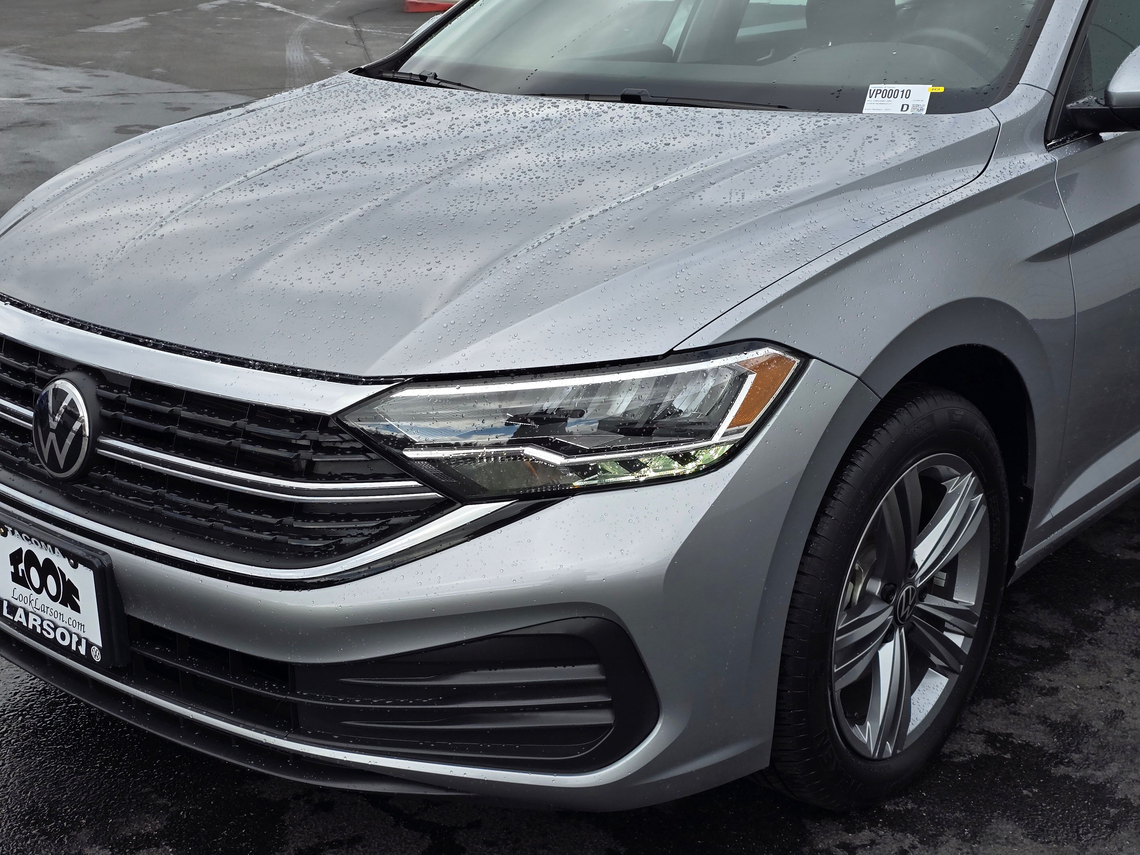 2024 Volkswagen Jetta SE photo 3