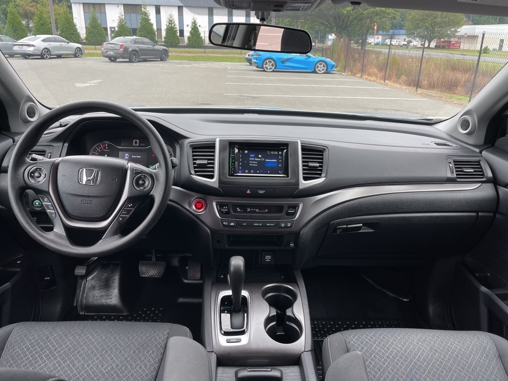 2018 Honda Ridgeline RT photo 2