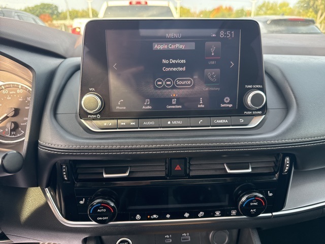 2022 Nissan Rogue SV photo 2