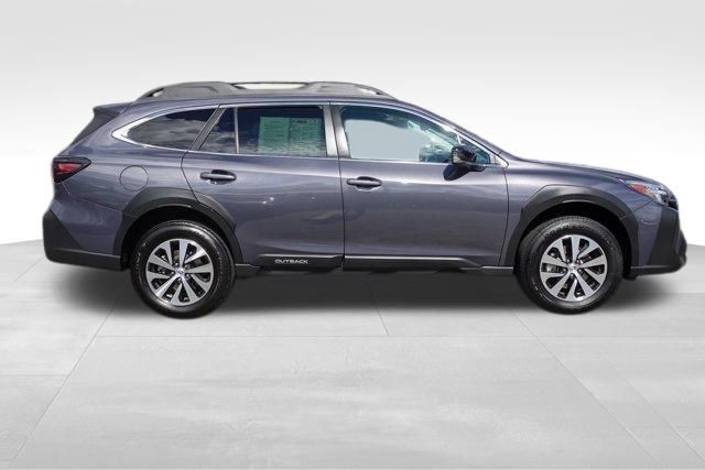 2023 Subaru Outback Premium photo 2