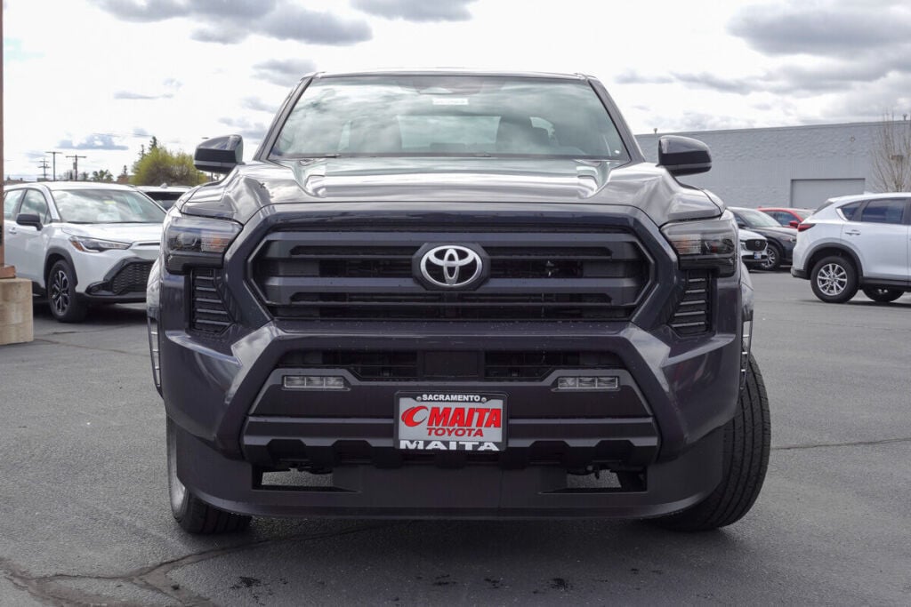 2025 Toyota Tacoma SR5 photo 2