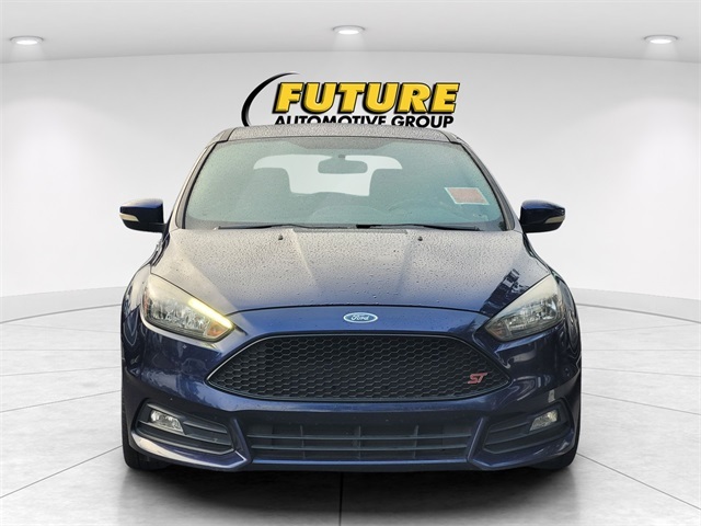 2017 Ford Focus ST photo 2