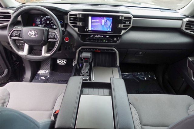 2023 Toyota Sequoia SR5 photo 4