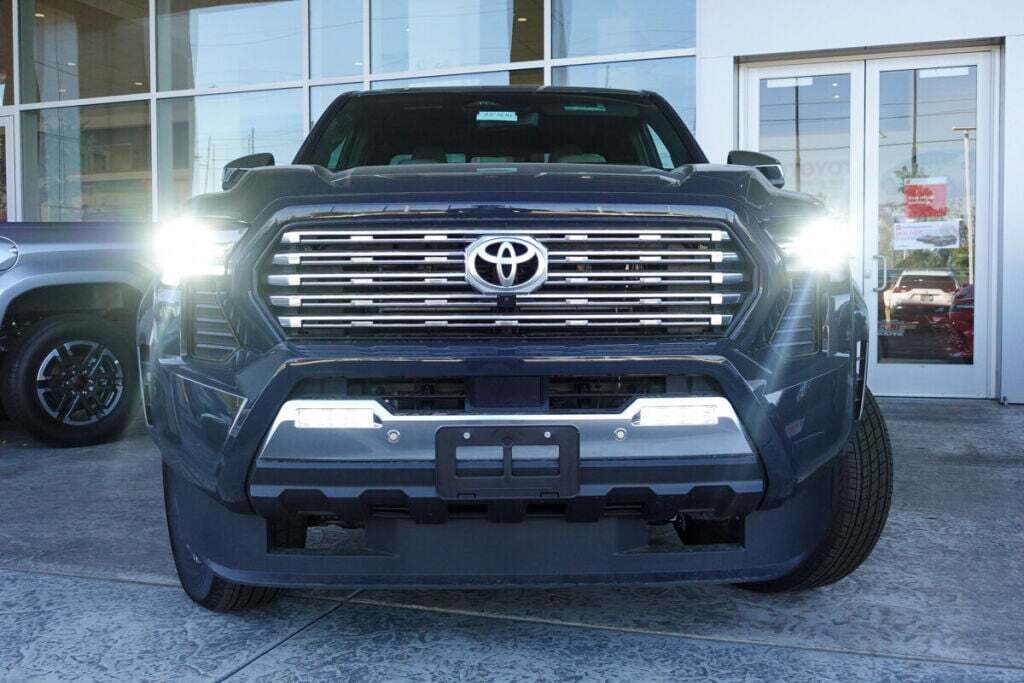 2025 Toyota Tacoma Limited photo 2