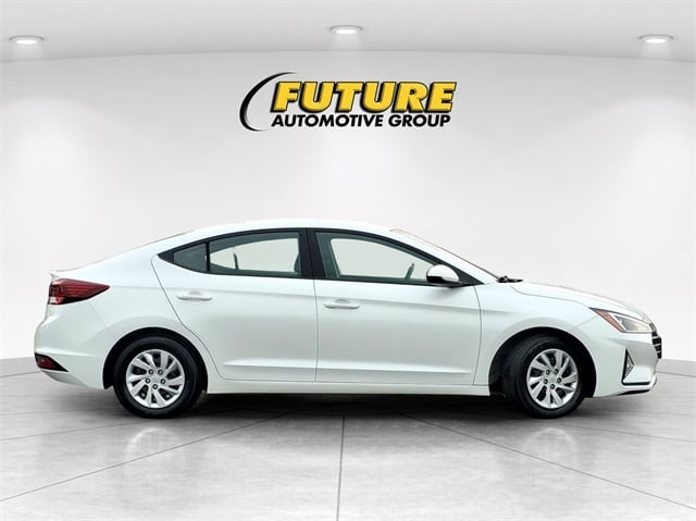 2020 Hyundai Elantra SE photo 3