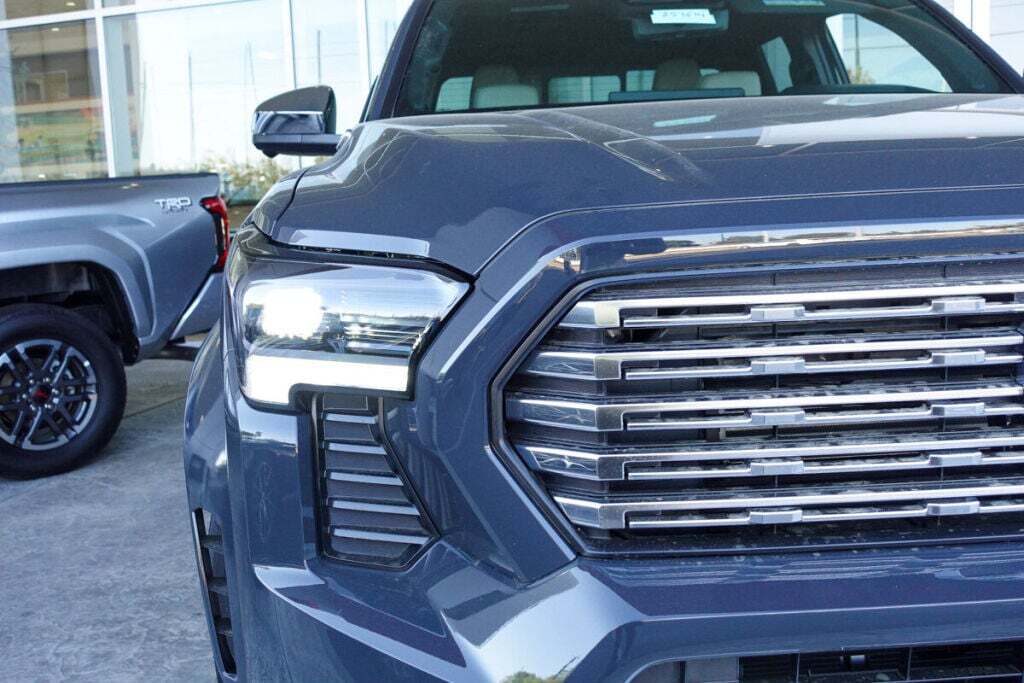 2025 Toyota Tacoma Limited photo 3