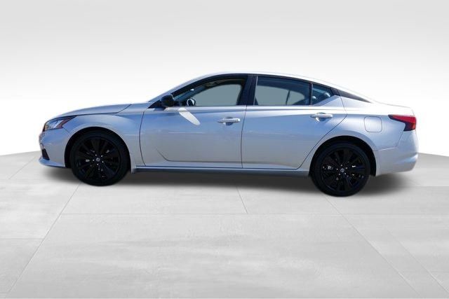 2021 Nissan Altima 2.5 SR photo 3
