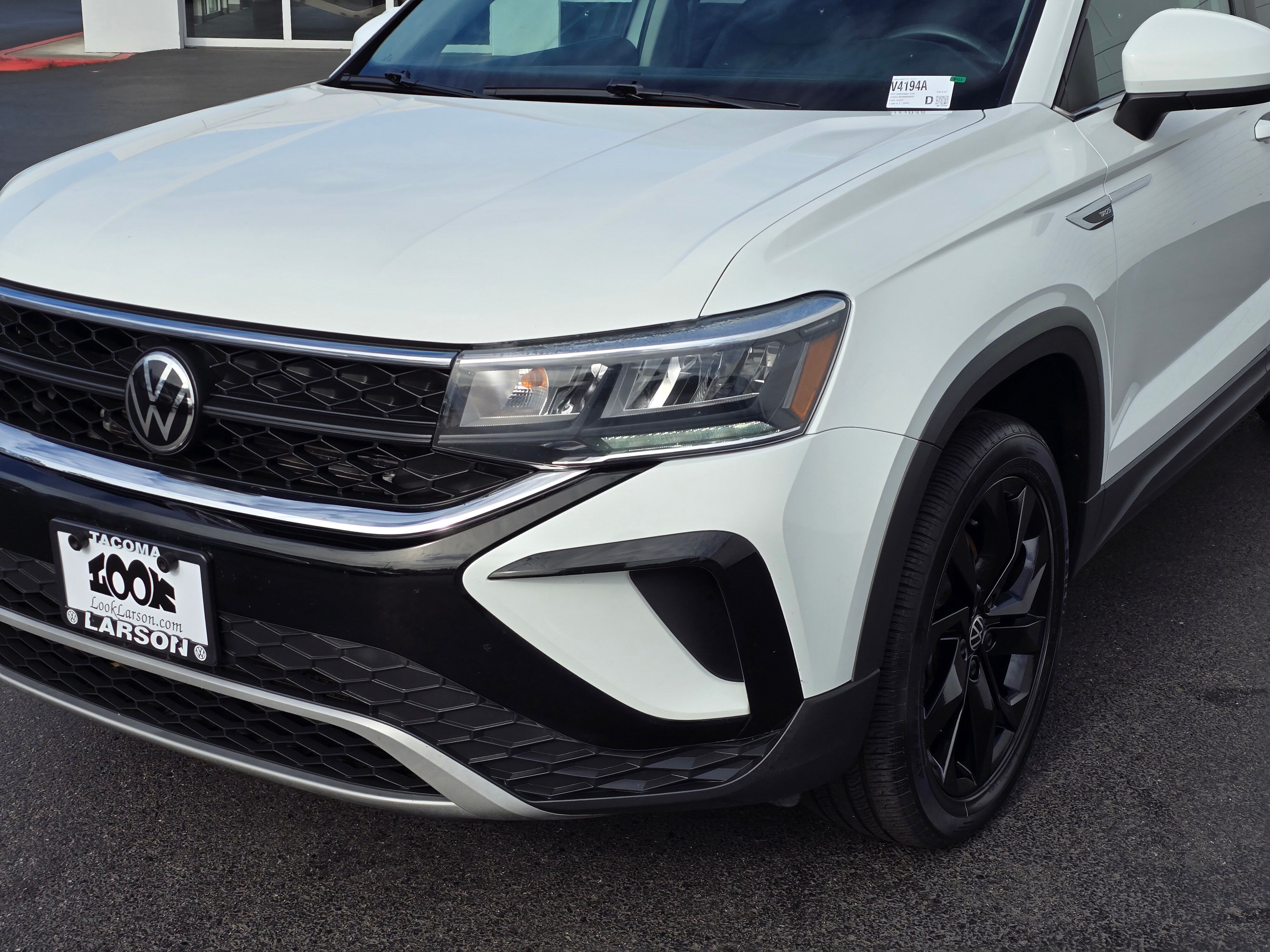 2022 Volkswagen Taos SE photo 3